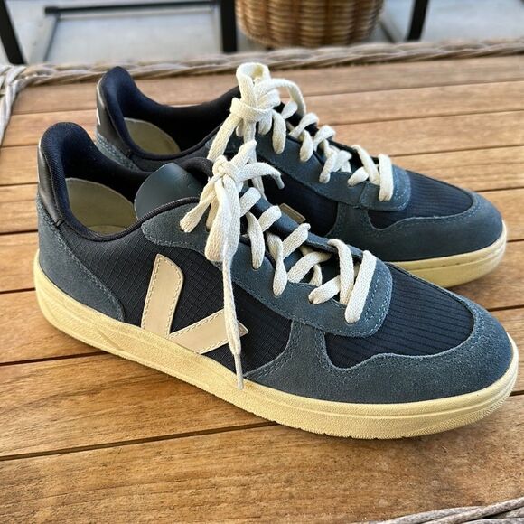 Veja Men’s V-10 Mesh Sneakers EU40/US7 - Picture 2 of 9